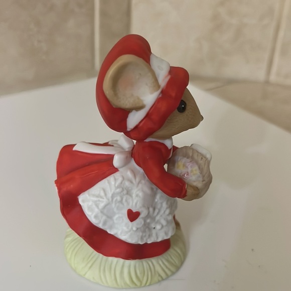 Enesco Imports Ceramic Valentine Mouse, Circa 1983 - Picture 3 of 5